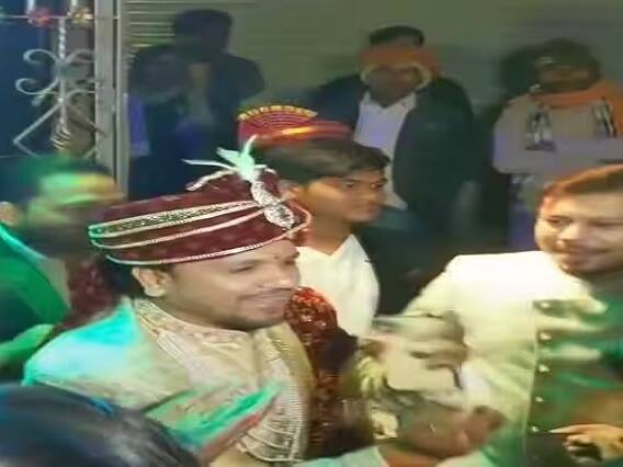 Viral Video : Groom Dancing in his Own Marriage Viral Video: લગ્નથી રાજીના રેડ થયેલો વરરાજા ઘોડી પરથી ઉતરી ગયોને મચાવી દીધી ધમાલ, જુઓ Video