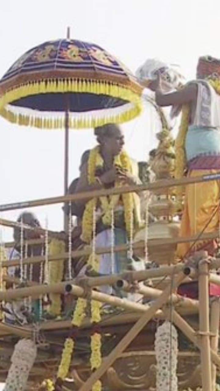 காவல்துறையினர் பலர் பாதுகாப்பு பணியில் ஈடுபட்டுள்ளனர்