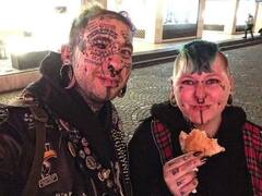 Tattoos: આ કપલના શરીરમાં 360 થી વધુ ટેટૂ છે, 54 જગ્યાએ વીંધાવ્યું છે, જુઓ તસવીરો