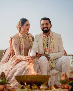 KL Rahul Athiya Haldi Ceremony: 'பூசு மஞ்சள் பூசு மஞ்சள்  பூசுது பூவொன்று..’ மங்களகரமாக நடைபெற்ற கே.எல் ராகுலின் நலங்கு!