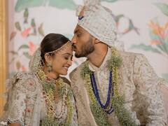 Axar Patel Marriage Photos: सामने आईं अक्षर पटेल की शादी की खास तस्वीरें, फैंस को खूब पसंद आ रहा दूल्हा-दुल्हन का लुक