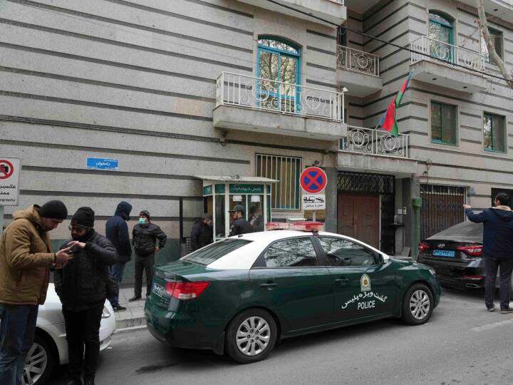 Iran s capital Tehran the head of security at the diplomatic post of Azerbaijan's embassy is died  Iran: ईरान में अज़रबैजान दूतावास पर गोलीबारी, सुरक्षा प्रमुख की मौत, 2 सुरक्षा गार्ड भी घायल