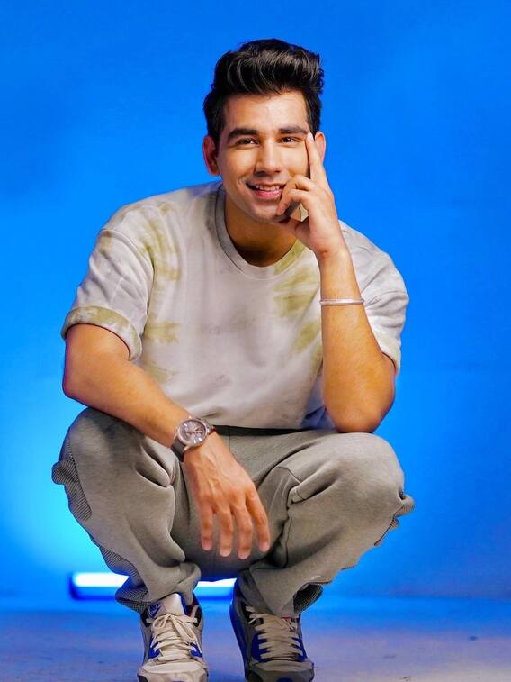 ये रिश्ता के नक्ष हैं इतने पढ़े-लिखे