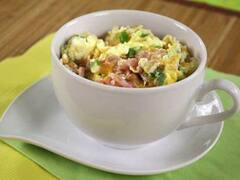 Cheese Omelette Mug: ब्रेकफास्ट के लिए बेस्ट है मग ओमलेट, एक बार खाएंगे तो बार-बार खाने का करेगा मन