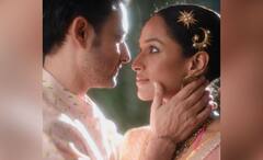 Bollywood Wedding: মুম্বই উড়ে এলেন স্বয়ং ভিভ, ঢাকঢোল পিটিয়ে নয়, অভিনেতার সঙ্গে কোর্ট ম্যারেজ মেয়ে মাসাবার