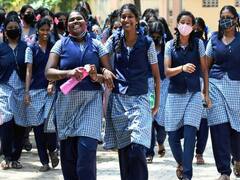 Schools: மாணவர்களே கவனிங்க.. தமிழ்நாட்டில் நாளை எந்தெந்த மாவட்டங்களில் பள்ளிகள் இயங்கும்? முழு விவரம்