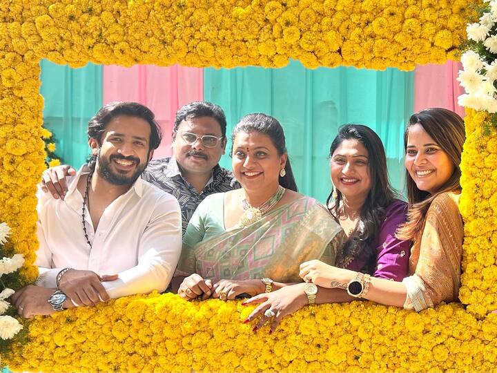 న్యూస్ చానెల్ యాంకర్ గా పని చేసిన సుజాత, రాకేష్ టీమ్ ద్వారా జబర్దస్త్ లోకి అడుగు పెట్టింది. Photo Credit:Anchor Ravi/Instagram