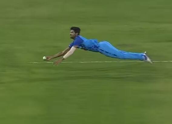 Washington Sundar Catch: વોશિંગટન સુંદરે હવામાં છલાંગ મારી ખતરનાક કેચ પકડ્યો, જુઓ વીડિયો 
