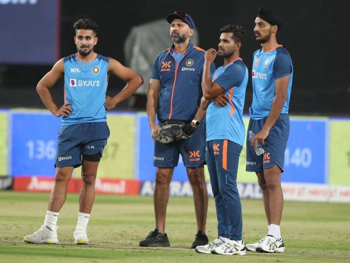 India vs New Zealand :  भारत विरुद्ध न्यूझीलंड संघातील एकदिवसीय मालिका संपली असून आता टी20 सामने खेळवले जाणार आहेत. आज पहिला सामना रांची येथे होत आहे.