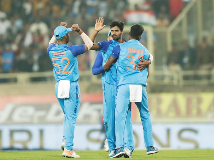 India vs New Zealand 1st T20I Ranchi Washington Sundar Wickets record in Powerplay IND vs NZ: एक ही ओवर में दो विकेट लेकर वाशिंगटन सुंदर ने बना दिया रिकॉर्ड, अक्षर पटेल को छोड़ा पीछे