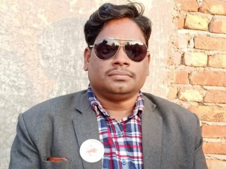 खान नेपाल के मधेस इलाके के बर्दिया जिले में रहते हैं. नेपाल का बर्दिया जिला भारत के उत्तर प्रदेश के बहराइच से सटा हुआ है.