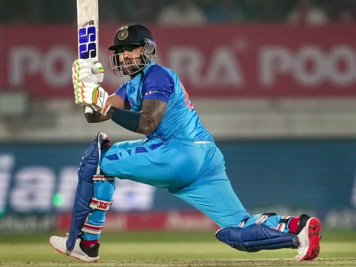 IND vs NZ 2nd T20 Suryakumar Yadav can break this record of Mr 360 degree AB De Villiers has left Dhoni and Raina behind IND vs NZ 2nd T20: सूर्यकुमार यादव तोड़ सकते हैं 'मिस्टर 360 डिग्री' का यह रिकॉर्ड, धोनी और रैना को छोड़ चुके हैं पीछे