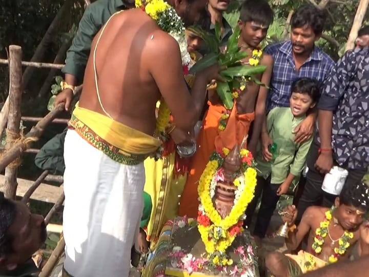 karur: Immersion ceremony at Kulathlai Karuvaiyan Ayyanar Swamy temple TNN குளித்தலை கருவையன் அய்யனார் சுவாமி கோவில் குடமுழுக்கு விழா - திரளான பக்தர்கள் பங்கேற்பு