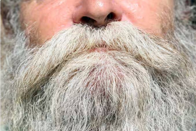 ਤੁਹਾਨੂੰ ਇਹ ਜਾਣ ਕੇ ਹੈਰਾਨੀ ਹੋਵੇਗੀ ਕਿ ਰੂਸ ਵਿਚ ਔਰਤਾਂ ਦੀ ਆਬਾਦੀ ਮਰਦਾਂ ਨਾਲੋਂ ਜ਼ਿਆਦਾ ਹੈ। ਇੱਕ ਸਮੇਂ ਰੂਸ ਵਿੱਚ ਤੁਸੀਂ ਦਾੜ੍ਹੀ ਨਹੀਂ ਰੱਖ ਸਕਦੇ ਸੀ। ਕਿਉਂਕਿ ਇੱਥੇ ਦਾੜ੍ਹੀ ਰੱਖਣ 'ਤੇ ਟੈਕਸ ਸੀ।