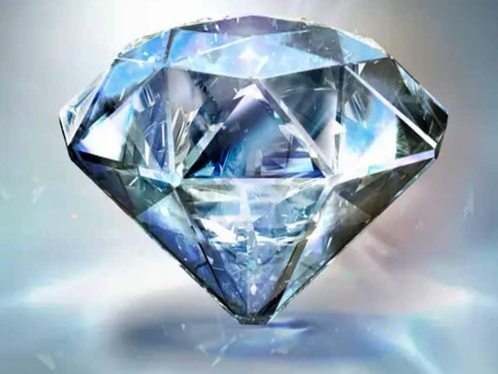 Hyderabad Afzal Ganj police arrested accused who extorted diamonds from merchant DNN Hyderbad Crime : ఆన్లైన్ లో కాంటాక్ట్ చేసి హైదరాబాద్ కు రప్పించి, వ్యాపారి నుంచి డైమండ్ కొట్టేసిన కేటుగాడు