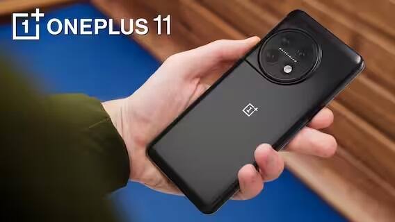 વનપ્લસ 7 ફેબ્રુઆરીએ બે નવા સ્માર્ટફોન લૉન્ચ કરશે. આમાં પહેલો વનપ્લસ 11R છે અને બીજો વનપ્લસ 11 5G. વનપ્લસ 11R 2 સ્ટૉરેજ ઓપ્શનમાં લૉન્ચ કરી શકે છે, જેમાં 8/128GB અને 16/256GB છે. વનપ્લસ 11 5જીમાં તમને 5000 એમએચની બેટરી મળશે જે 100 વૉટના ફાસ્ટ ચાર્જિંગને સપોર્ટ કરશે.