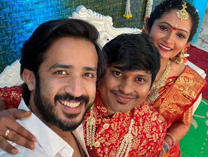 ఈ వేడుకలో పలువురు సెలబ్రిటీలు పాల్గొన్నారు.Photo Credit:Anchor Ravi/Instagram