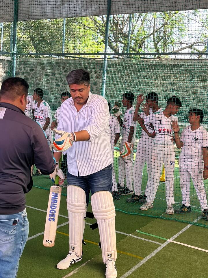 राष्ट्रवादी काँग्रेसचे आमदार रोहित पवार यांची महाराष्ट्र क्रिकेट असोसिएशनच्या अध्यक्षपदी नुकतीच निवड झाली आहे.