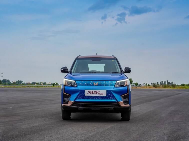 mahindra xuv 400 see the major details about mahindra xuv 400 electric suv marathi news Mahindra XUV 400 इलेक्ट्रिक SUV मध्ये या 5 गोष्टी आहेत खास; किंमत ऐकून तुम्हीही थक्क व्हाल