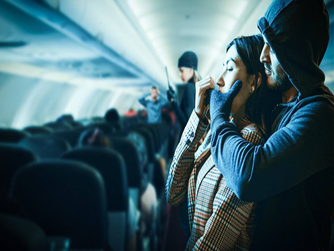 Plane Hijacked Fake : அய்யய்யோ விமானத்தை ஹைஜாக் பண்ணிட்டாங்க... தாமதத்தால் ஆத்திரம்.. பொய் தகவல் பரப்பி சிக்கிய பயணி.. flight controversy Annoyed with flight delay passenger falsely tweets plane hijacked arrested Plane Hijacked Fake : அய்யய்யோ விமானத்தை ஹைஜாக் பண்ணிட்டாங்க... தாமதத்தால் ஆத்திரம்.. பொய் தகவல் பரப்பி சிக்கிய பயணி..