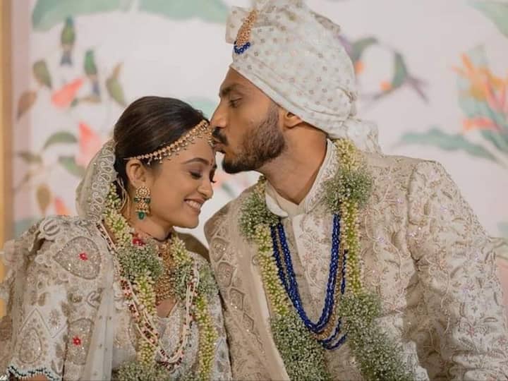 Axar Patel Meha Marriage: పెళ్లివేడుకలో అక్షర్‌, మేహా పటేల్‌ జిగేల్‌! కొత్త జంట ఎంత బాగుందో చూడండి!