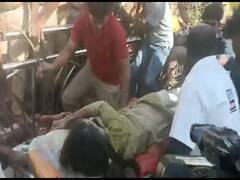 சென்னையில் பரபரப்பு..ஆயிரம் விளக்கு பகுதியில் அறிவிப்பு இல்லாமல் கட்டிடம் இடிப்பு... சுற்றுச்சுவர் இடிந்து விழுந்ததில் பெண் உயிரிழப்பு