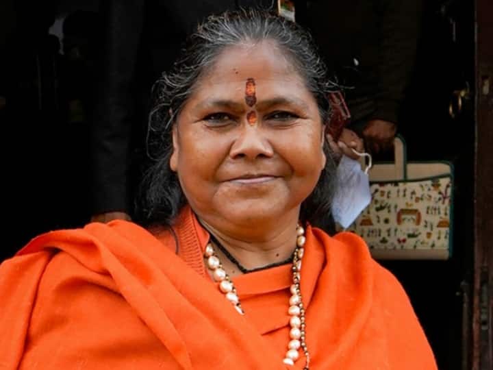 Ramcharitmanas Row: स्वामी प्रसाद मौर्य की टिप्पणी पर साध्वी निरंजन ज्योति बोलीं- 'अगर अखिलेश यादव...' Union Minister Niranjan Jyoti gave this big statement regarding Swami Prasad Maurya's controversial comment on Ramcharit manas ann Ramcharitmanas Row: स्वामी प्रसाद मौर्य की टिप्पणी पर साध्वी निरंजन ज्योति बोलीं- 'अगर अखिलेश यादव...'