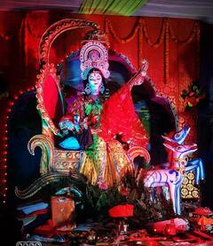 Basant Panchmi 2023: पटना, दरभंगा और मधुबनी में भी सरस्वती पूजा की धूम, मां शारदे की पूजा के लिए उमड़े श्रद्धालु, देखें खास तस्वीरें