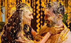 Bollywood Wedding: কুর্তা ধরে টান শ্যালক-শ্যালিকাদের, গায়ে হলুদে হুল্লোড় আথিয়া-রাহুলের, প্রকাশ করলেন ‘সুখের’ মুহূর্ত