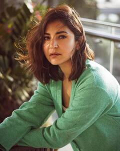 Anushka Sharma: कूल अँड कॅज्युअल; अनुष्काच्या लूकनं वेधलं अनेकांचं लक्ष