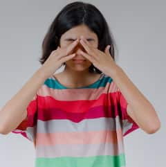 आंखों को सुंदर बनाने के लिए आप भी लगाती हैं मसकरा तो हो जाएं सावधान, नहीं तो आंखों को हो सकता है ये नुकसान