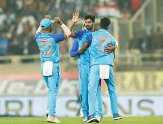 IND vs NZ: એક જ ઓવરમાં બે વિકેટ લઈ વોશિંગટન સુંદરે બનાવ્યો રેકોર્ડ