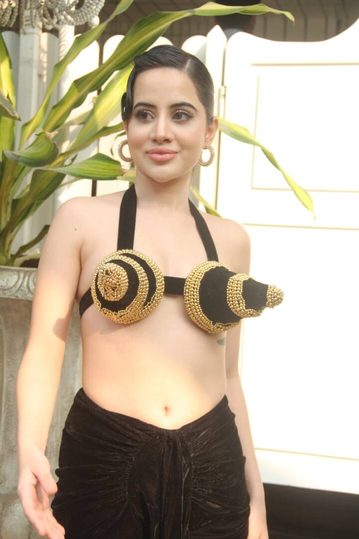 ఆమె లేటెస్టు ఫోటోలు చూసి నెటిజన్లు ట్రోలింగ్ మొదలు పెట్టారు.
