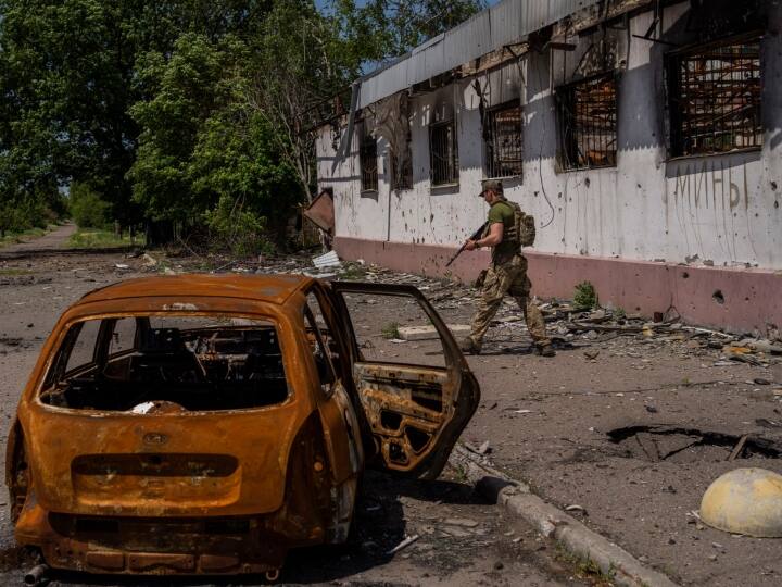 Russia Ukraine War: यूक्रेन को मिल रही सैन्य मदद से बौखलाया रूस, मिसाइल हमले में 11 की मौत, जानें अमेरिका ने क्या कहा Russia Ukraine War Vladimir Putin Russian Missile Strike 11 People Killed in Ukraine Russia Ukraine War: यूक्रेन को मिल रही सैन्य मदद से बौखलाया रूस, मिसाइल हमले में 11 की मौत, जानें अमेरिका ने क्या कहा