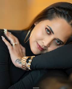 Anchor Anasuya: కొంటె చూపులతో కవ్విస్తున్న యాంకర్ అనసూయ