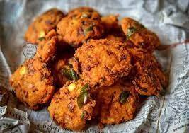 பயத்தம் பருப்பு வடை, பெயர் குறிப்பிடுவது போல, இந்த வடை பயத்தம் பருப்பைப் பயன்படுத்தி தயாரிக்கப்படுகிறது.