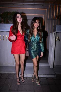 रेड ड्रेस में बिजली गिराती नजर आईं Rhea Chakraborty, दिलकश अंदाज में Anusha Dandekar ने किया सभी को हैरान