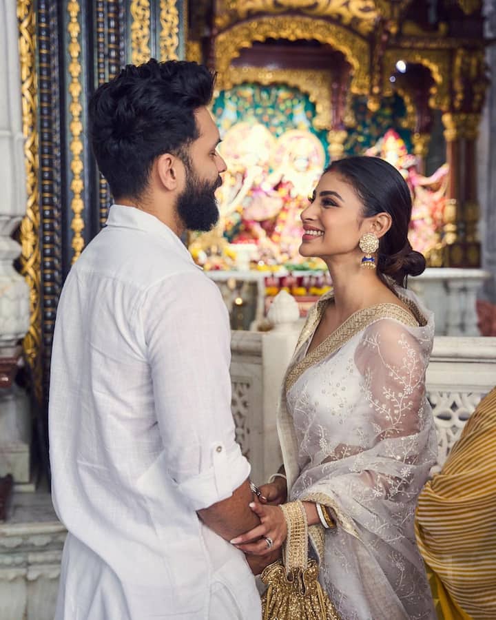 टीव्ही आणि बॉलिवूड अभिनेत्री मौनी रॉय आणि सूरज नांबियार यांनी पुन्हा एकदा त्यांच्या केमिस्ट्रीने चाहत्यांना वेड लावले आहे. (फोटो सौजन्य :imouniroy/इंस्टाग्राम)