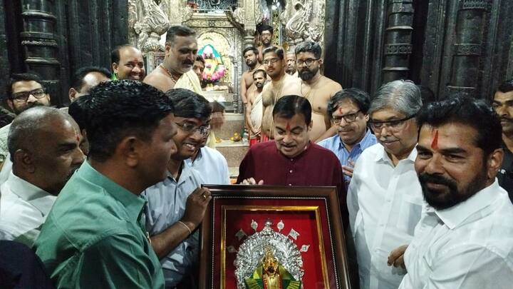 शिरोळ तालुक्यातील एका कार्यक्रमालाही उपस्थित राहणार आहेत.