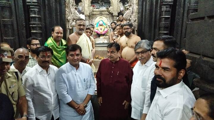 सांगली शहराला पुणे बंगळुरू महामार्गास जोडणारा पेठ- सांगली रस्ता हा गेल्या अनेक वर्षांपासून रखडला होता.