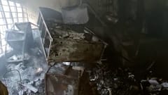 বেসরকারি হাসপাতাল চত্বরে বিধ্বংসী আগুন! বাঙালি চিকিৎসক দম্পতিসহ ৬ জনের মৃত্যু