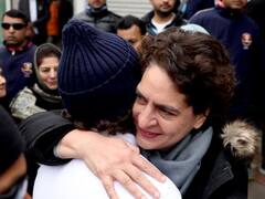 Bharat Jodo Yatra: भारत जोड़ों यात्रा में महबूबा मुफ्ती ने प्रियंका-राहुल गांधी को लगाया गले, देखें तस्वीरें