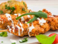 Chicken Malai Kebab: हरी चटनी के साथ 'चिकन मलाई कबाब' बनाएं, इफ्तार पार्टी में शामिल करें