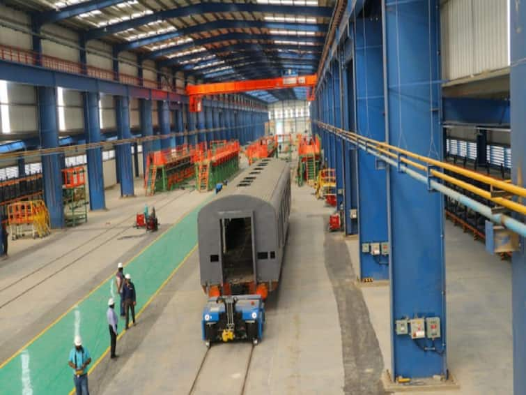 Indian railway coach factory ready for production but still waiting for inauguration likely PM Modi will inaugurate Latur Railway Coach Factory : लातूरमधील रेल्वे कोच कारखाना तयार मात्र निर्मिती कधी? पंतप्रधान नरेंद्र मोदी यांच्या हस्ते उद्घाटनाची शक्यता