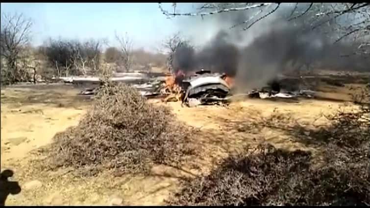 MP Plane crash 2 IAF fighter jets crash in Madhya Pradesh’s Morena MP Plan Crash : মাঝ আকাশে মুখোমুখি, ভেঙে পড়ল দুই যুদ্ধবিমান সুখোই ও মিরাজ