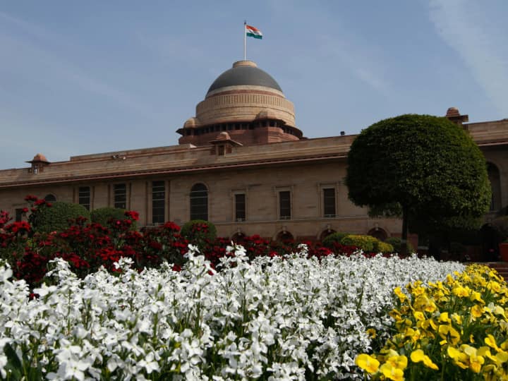 Delhi Mughal Garden Name to be Changed Central Government Decision now will be known as Amrit Udyan Mughal Garden: राष्ट्रपति भवन के खूबसूरत मुगल गार्डन का भी बदल गया नाम, अब इस नाम से जानेगी दुनिया