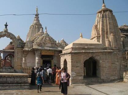 Nagpur Crime : प्रवचन ऐकण्यासाठी आला अन् दानपेटीवर डल्ला मारला ; नागपुरातील पोद्दारेश्वर मंदिर चोरी प्रकरण उलगडले nagpur crime news Poddareshwar temple Nagpur robbery case devotee broke donation box in temple and stolen money Nagpur Crime : प्रवचन ऐकण्यासाठी आला अन् दानपेटीवर डल्ला मारला ; नागपुरातील पोद्दारेश्वर मंदिर चोरी प्रकरण उलगडले