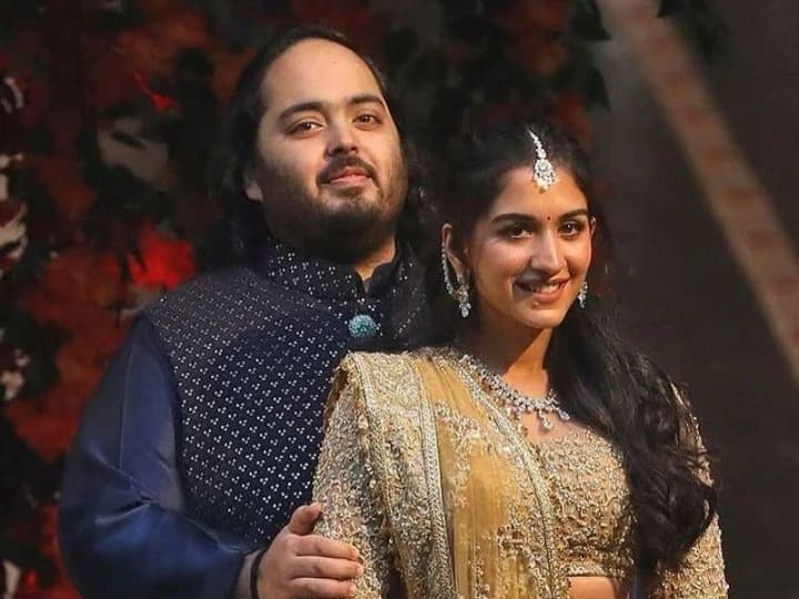 Radhika Anant Ambani Age radhika merchant anant ambani age difference check details Radhika Anant Ambani Age: बेटे अनंत से कितनी बड़ी हैं अंबानी परिवार की बहू राधिका मर्चेंट? सामने आई जानकारी