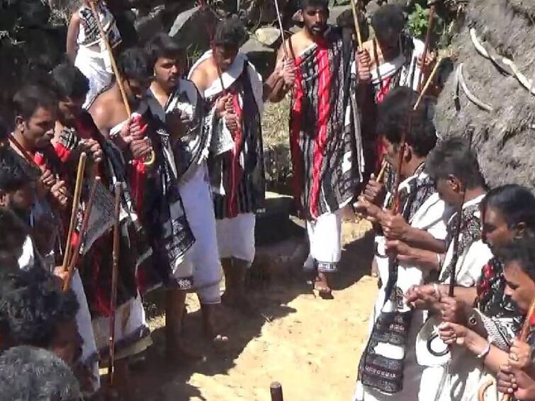 After 10 years in the Nilgiris, the Todar people celebrated a traditional festival called Polsi. 10 ஆண்டுகளுக்கு பின் பொள்சி திருவிழா.. நீலகிரியில் தோடர் இன மக்களின் பாரம்பரிய திருவிழா..