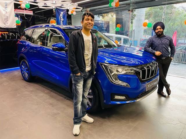 तस्वीरों से ही हम अंदाजा लगा सकते हैं कि उनका घर कितना महंगा होगा. साथ ही खूबसूरत तस्वीरों में नजर आता है कि उनके घर का फर्नीचर काफी क्लासी है और बेहद ही लग्जरी लुक भी नजर आता है. चंदन प्रभाकर ने अपने घर की छोटी से छोटी चीज को भी काफी अच्छे तरीके से सजा कर रखा है. (Photo- Instagram)